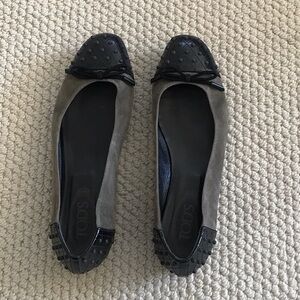 Tod's Women's Black and Tan Suede Flats size 40 eu 9 US